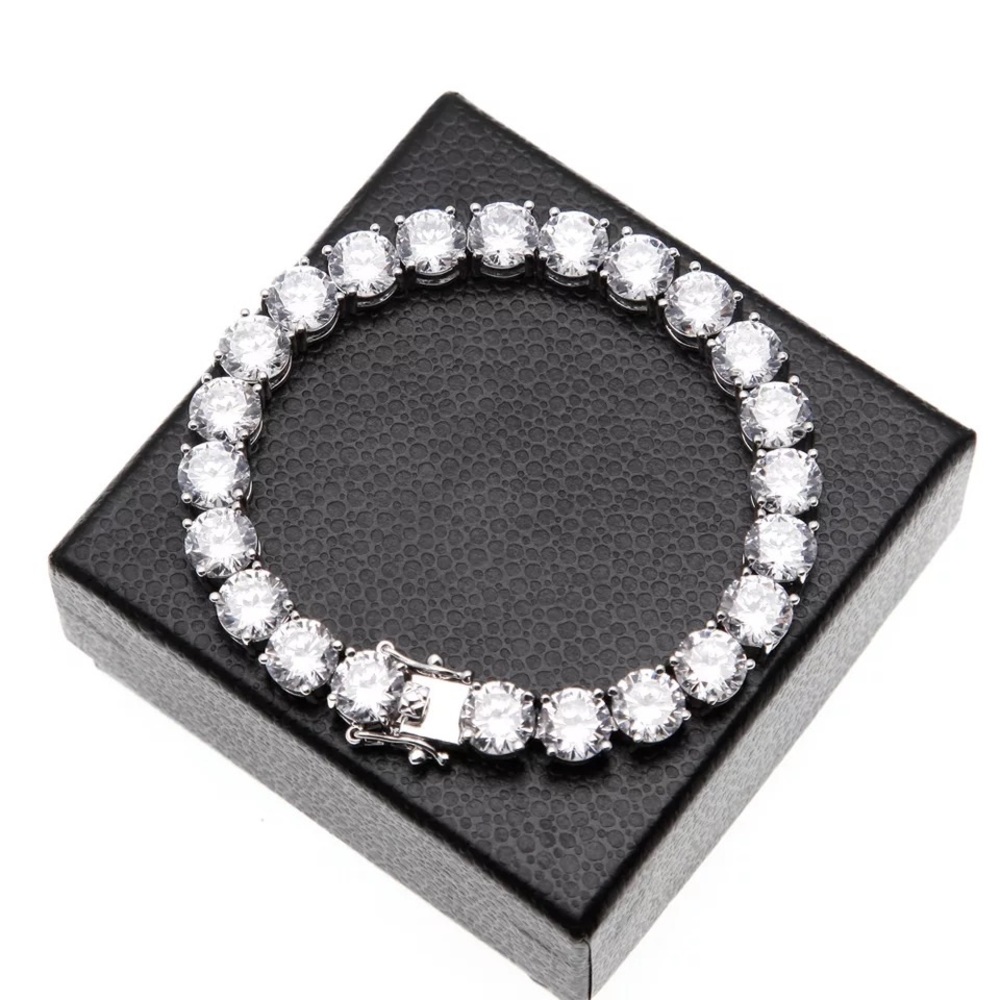 18k 46ct Solitaire Tennis Bracelet - Picture 7 of 11